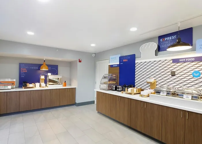 Express & Phoenix - By Ihg