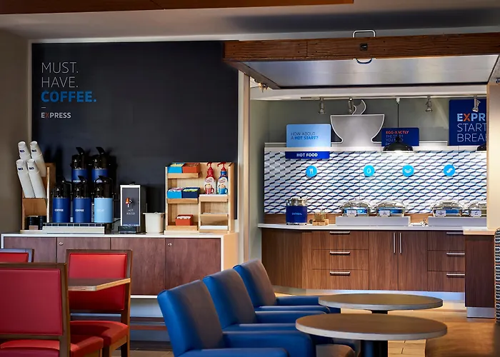 Express & Phoenix - By Ihg Hotel 3*