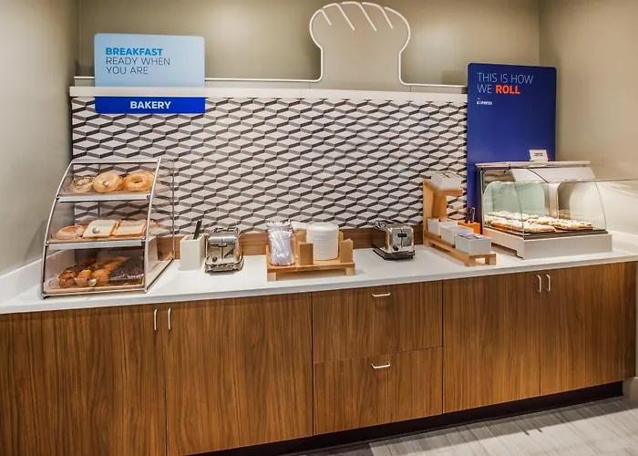 Express & Phoenix - By Ihg Hotel