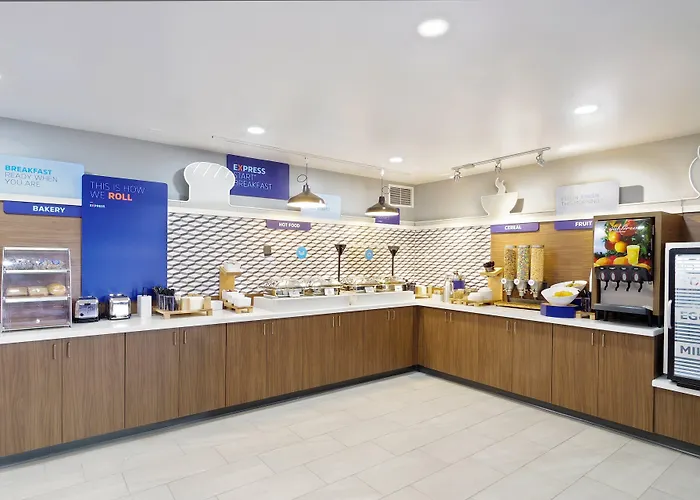 Express & Phoenix - By Ihg Hotel